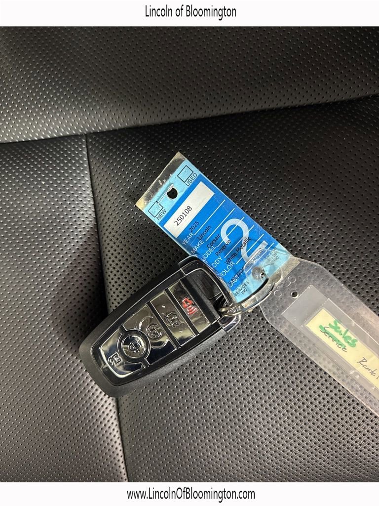 New 2025 Lincoln Corsair Reserve w/ Towing Package image 69