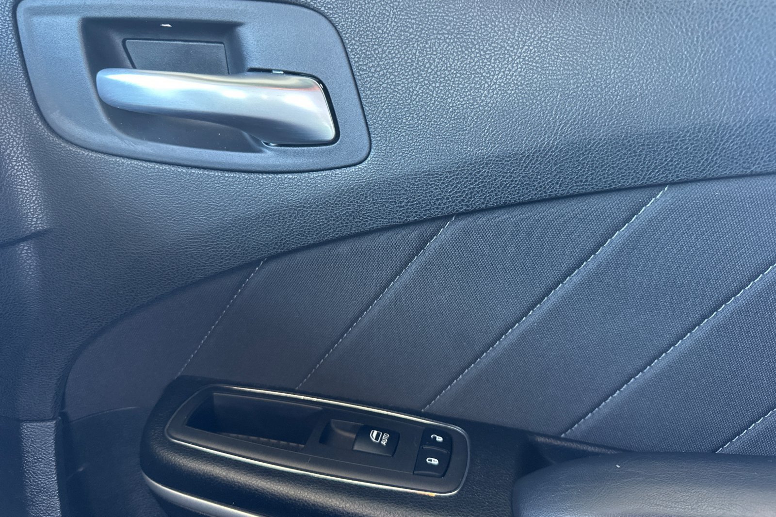 Used 2022 Dodge Charger SXT RWD image 26