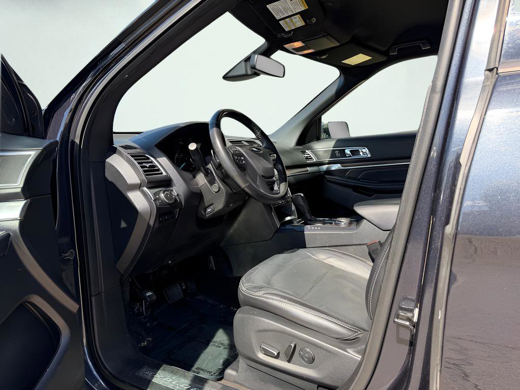 Used 2017 Ford Explorer Limited w/ Equipment Group 301A image 18