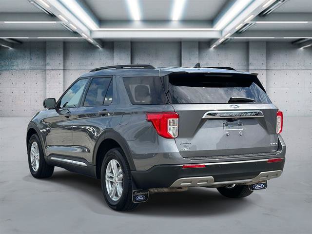 Used 2022 Ford Explorer XLT w/ Equipment Group 202A AWD/4WD image 26