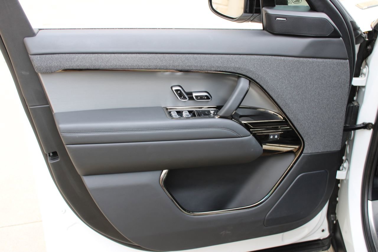 Used 2023 Land Rover Range Rover Sport SE Dynamic image 20