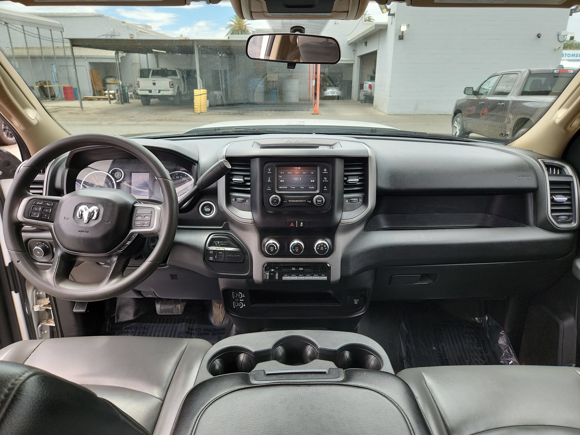 Used 2019 RAM 5500 Tradesman w/ Electrical Accessory Group AWD/4WD image 25