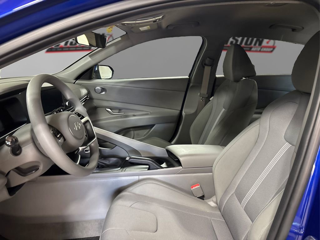 Certified 2024 Hyundai Elantra SE image 9