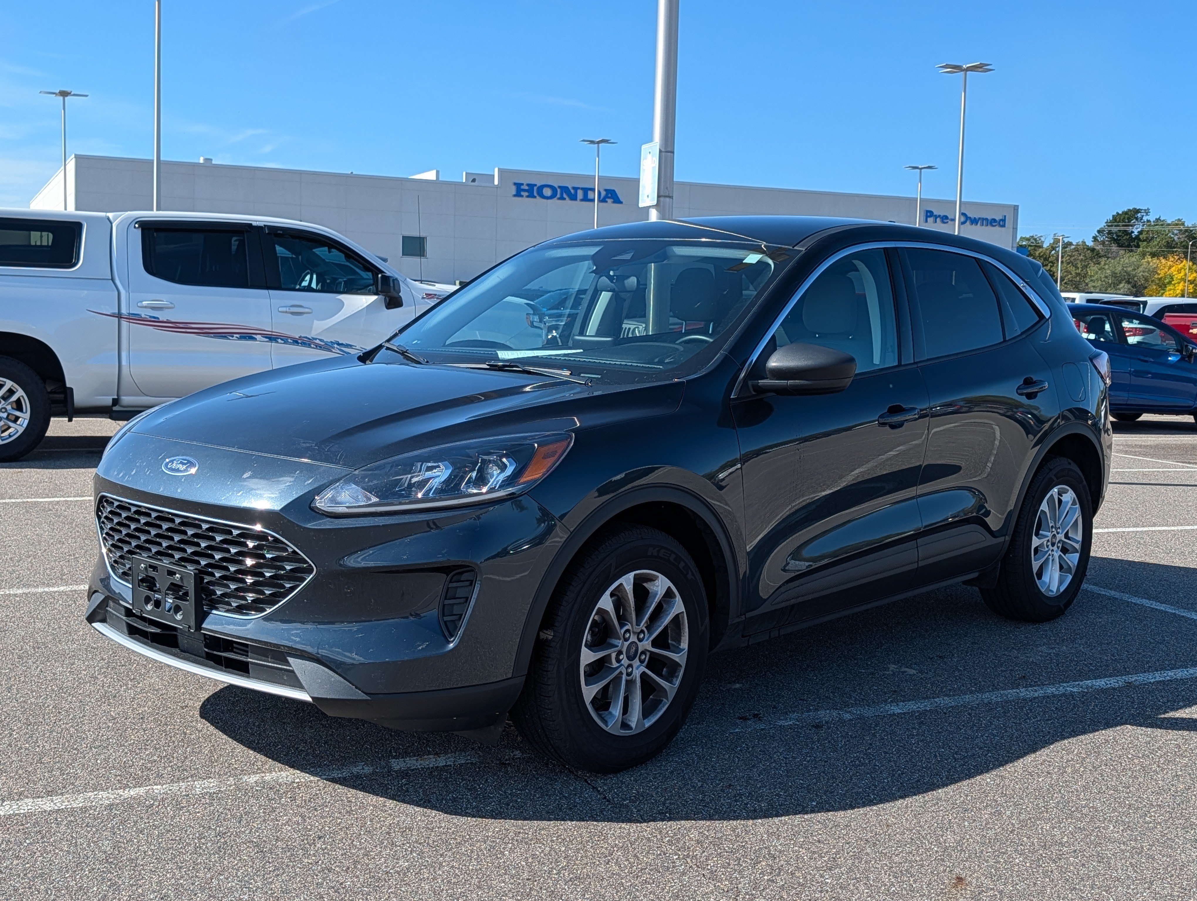 Used 2022 Ford Escape SE w/ Convenience Package AWD/4WD image 2