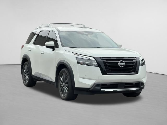 Used 2024 Nissan Pathfinder SL w/ SL Premium Package AWD/4WD image 1