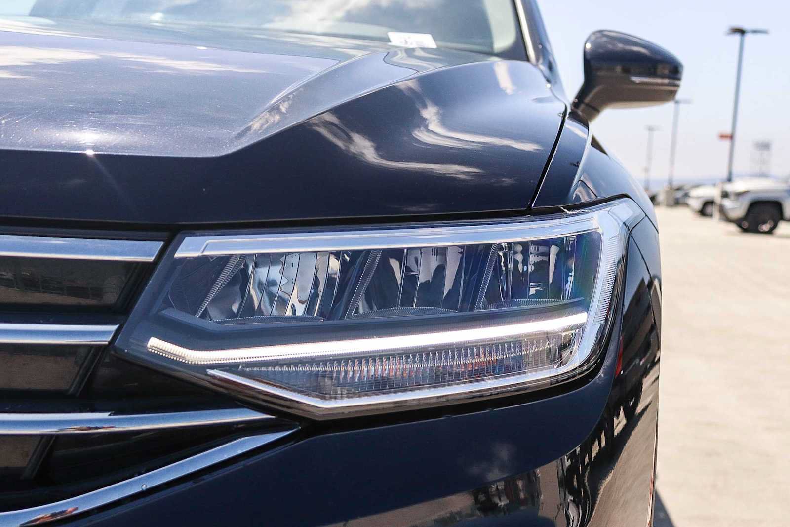 Certified 2022 Volkswagen Tiguan SE FWD image 7