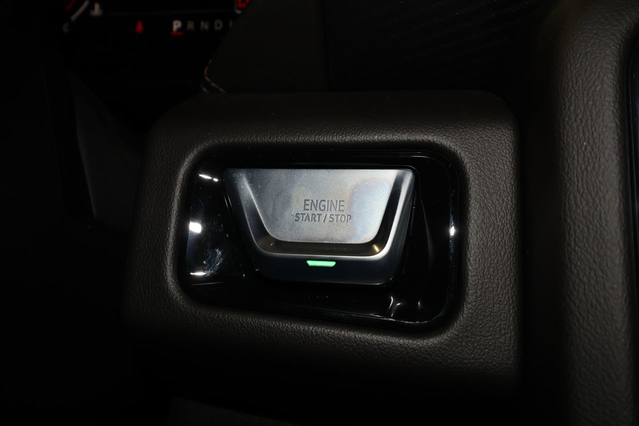 Used 2026 GMC Yukon AT4 w/ AT4 Premium Package AWD/4WD image 19