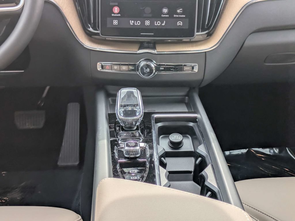 New 2026 Volvo XC60 B5 Core w/ Protection Package Premier AWD/4WD image 20
