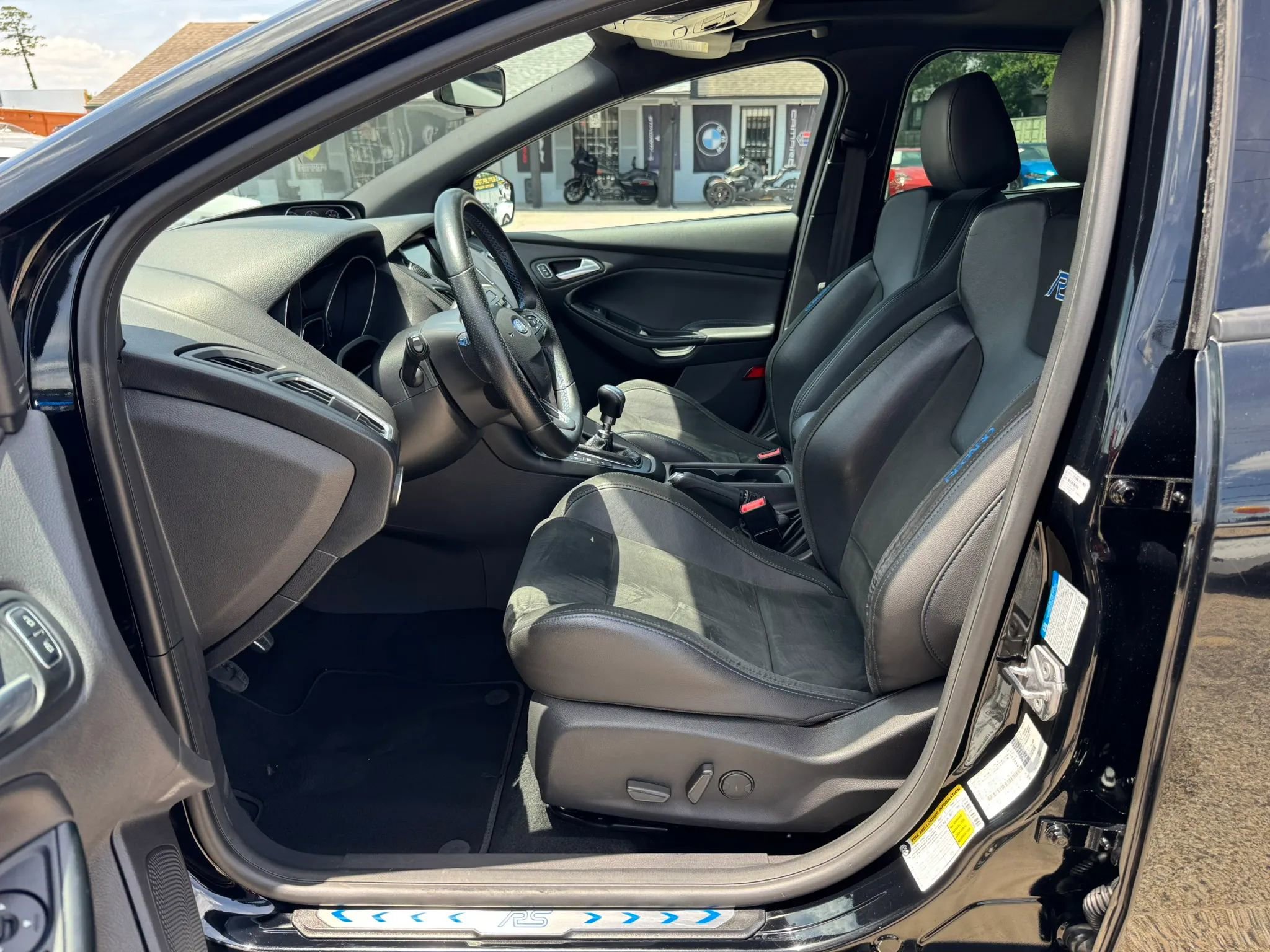 Used 2017 Ford Focus RS AWD/4WD image 19