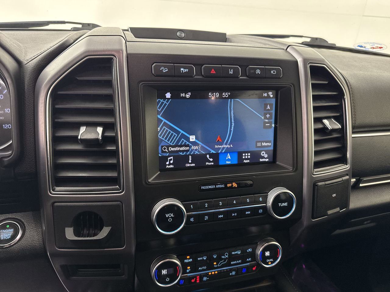 Used 2019 Ford Expedition Platinum image 4