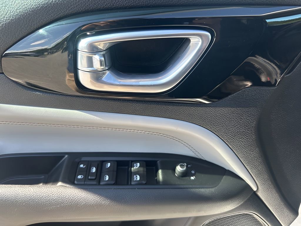 Used 2022 Jeep Compass Limited image 24