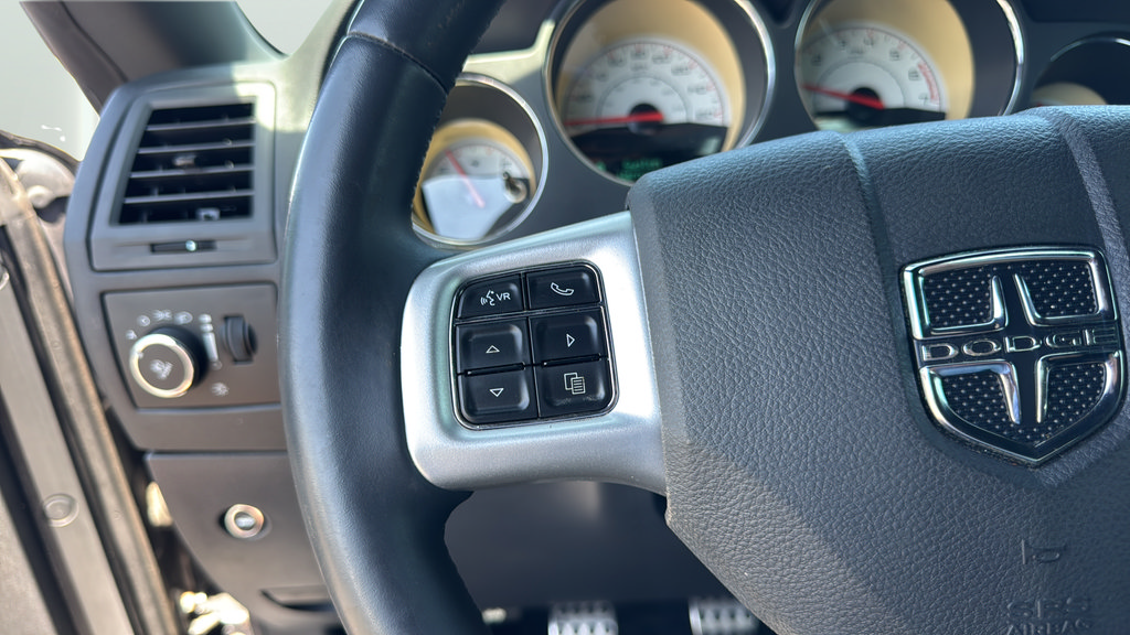Used 2014 Dodge Challenger R/T Plus RWD image 27