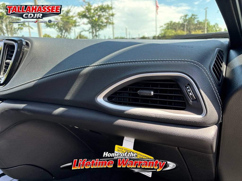 New 2027 Chrysler Pacifica Select FWD image 34