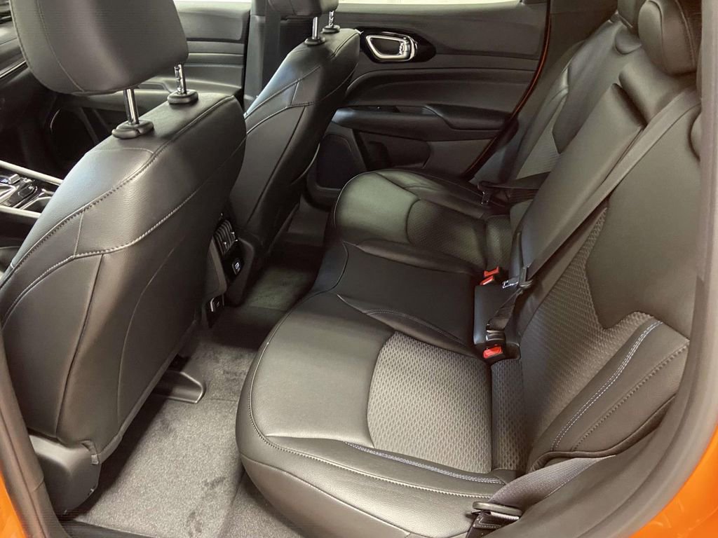 New 2026 Jeep Compass Latitude image 12