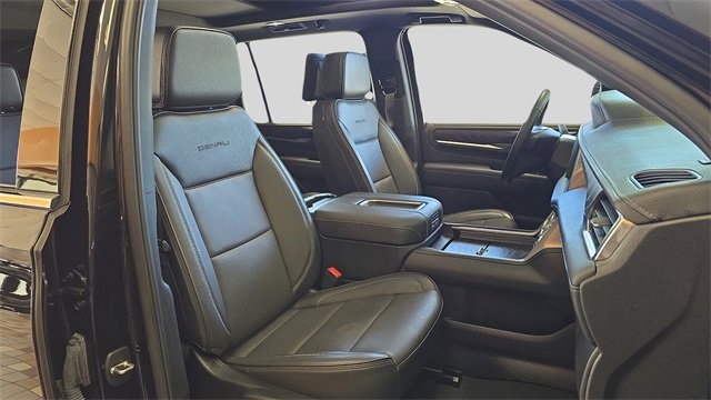 Used 2024 GMC Yukon XL Denali image 14