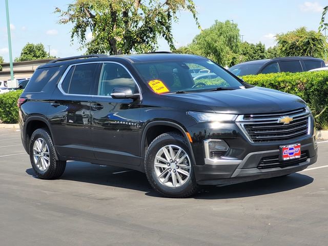 Used 2023 Chevrolet Traverse LT AWD/4WD image 2