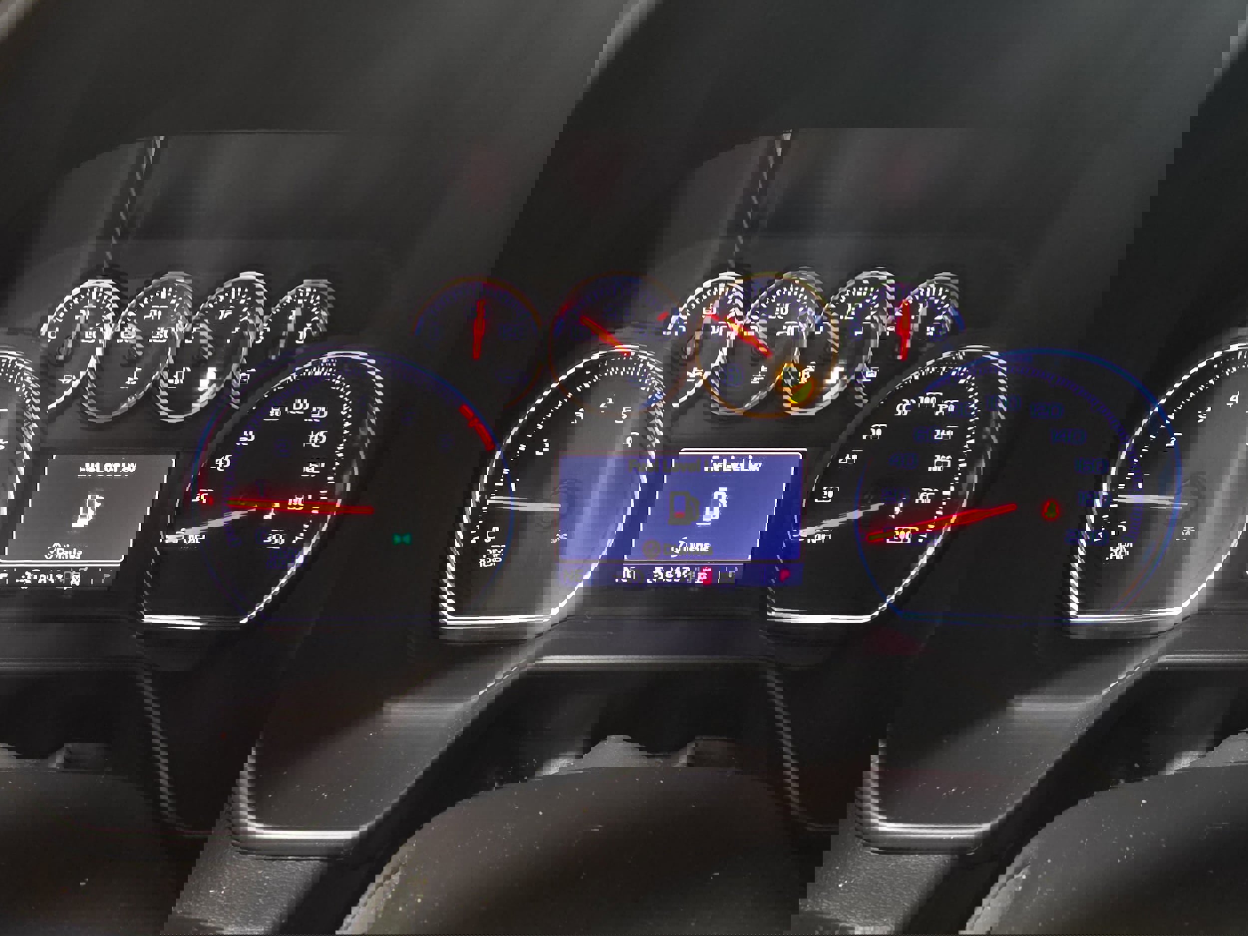 Used 2021 Chevrolet Suburban RST image 16