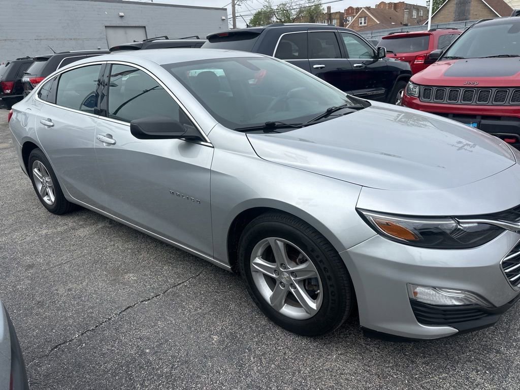 Used 2020 Chevrolet Malibu LS FWD image 2