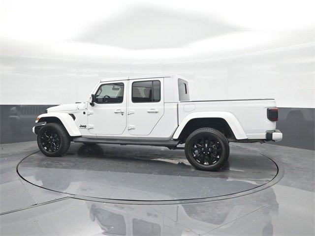 Used 2023 Jeep Gladiator Overland image 30