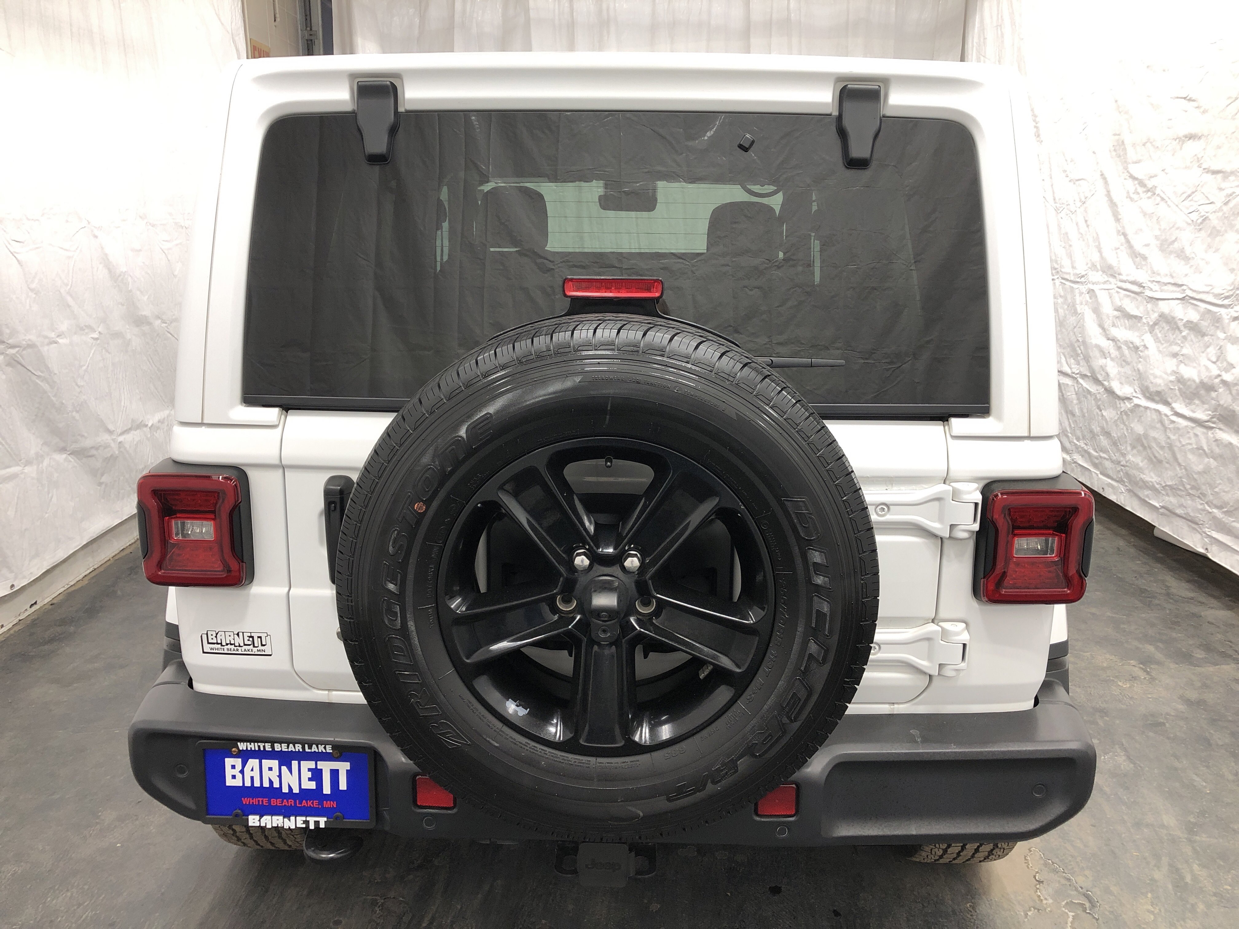 Used 2020 Jeep Wrangler Unlimited Sahara AWD/4WD image 8