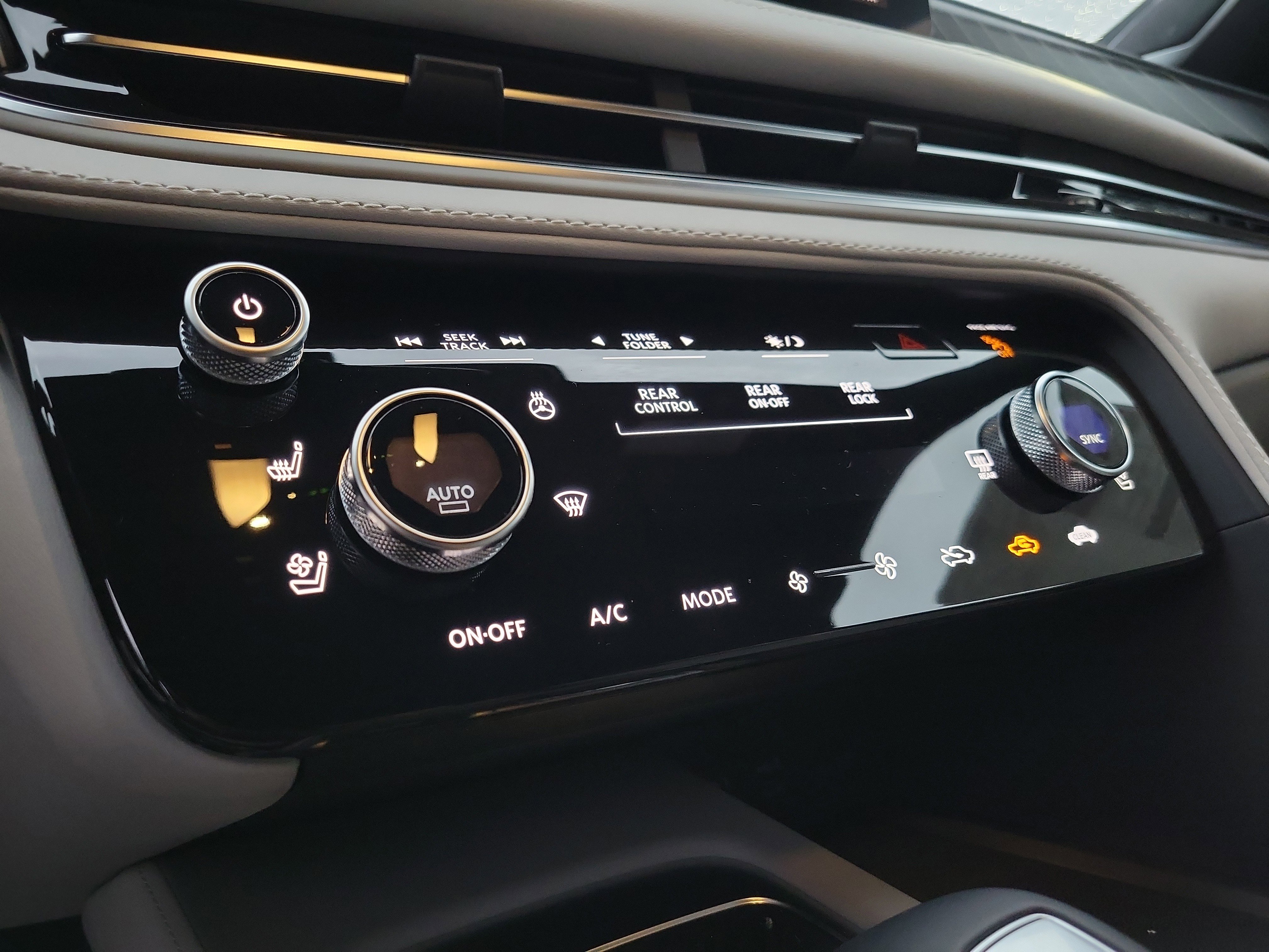 New 2026 INFINITI QX60 Autograph w/ Dark Cargo Package image 17