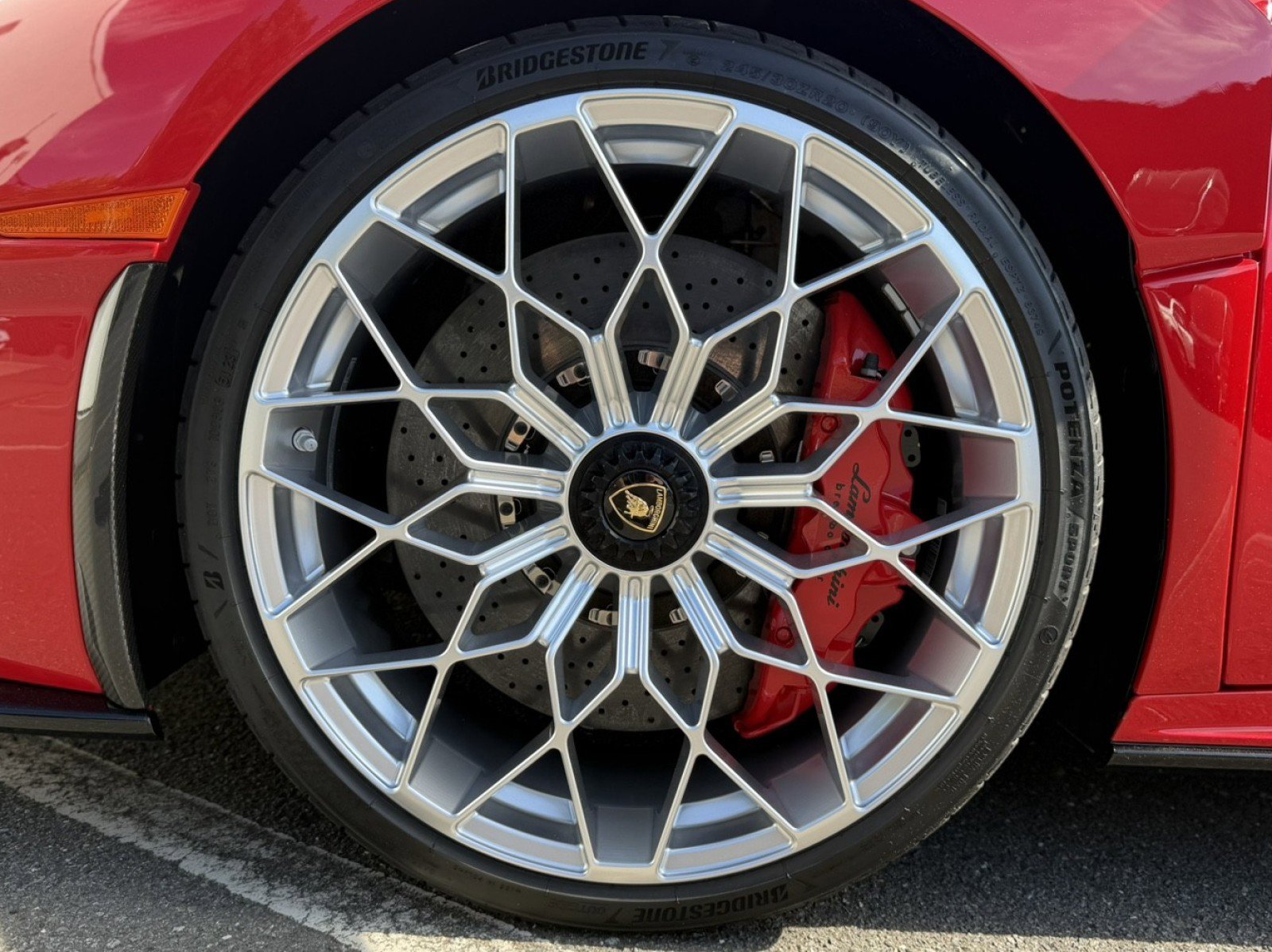 Used 2024 Lamborghini Huracan STO RWD image 10