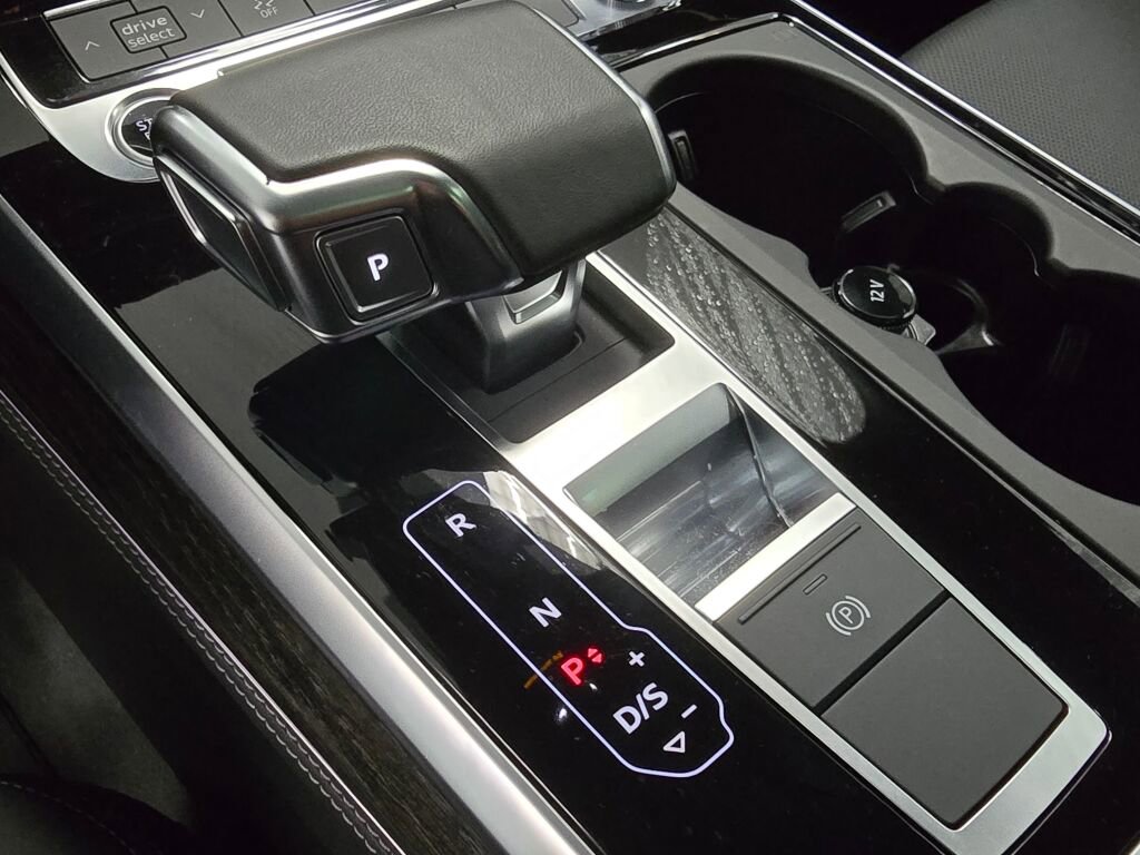 Certified 2025 Audi Q8 Premium Plus w/ Premium Plus Package image 16