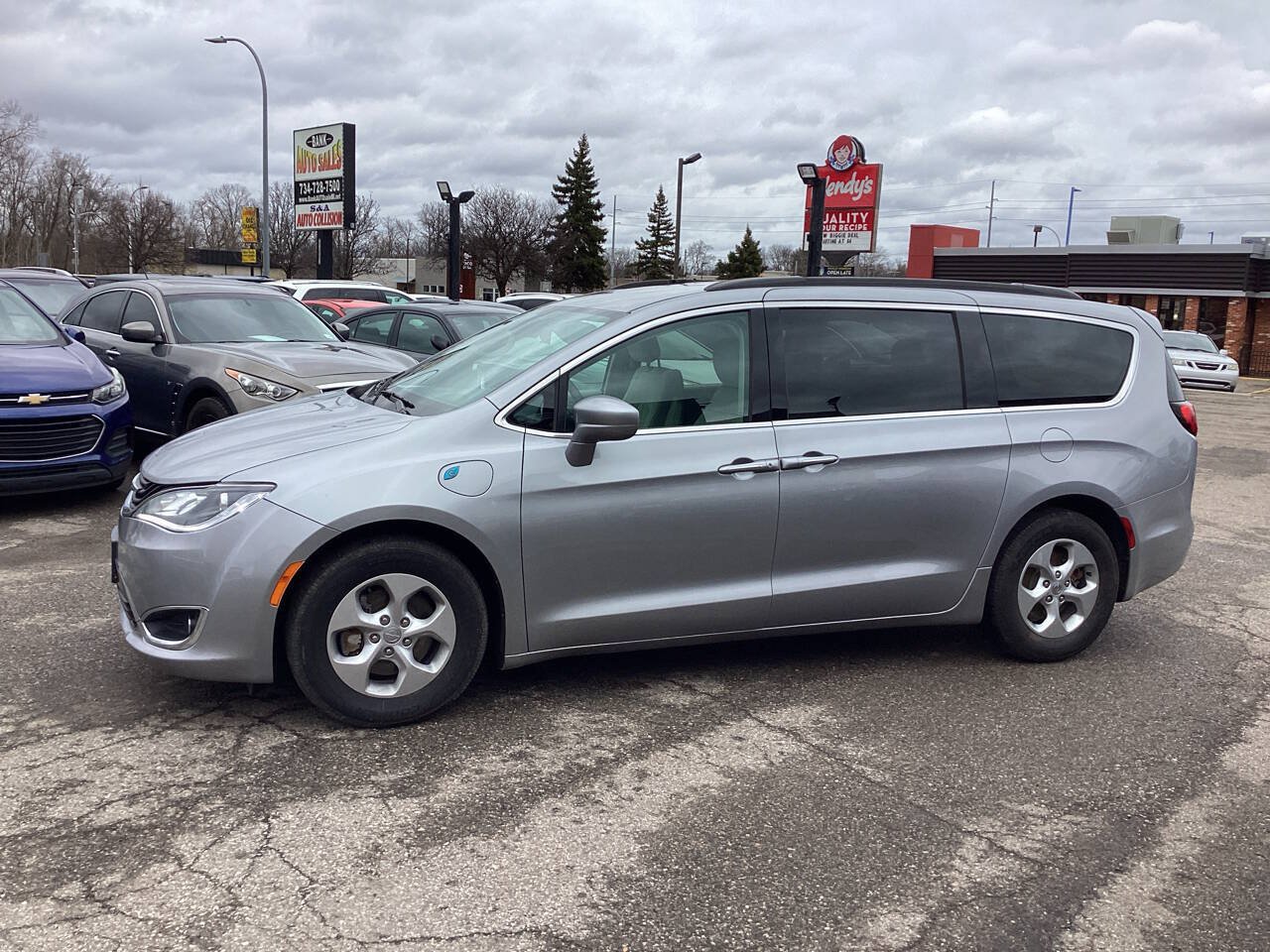 Used 2018 Chrysler Pacifica Touring Plus FWD image 7