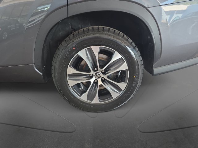 Used 2021 Toyota Highlander XLE FWD image 29