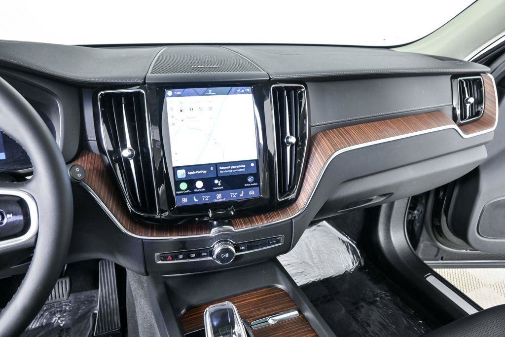 Certified 2023 Volvo XC60 B5 Ultimate AWD/4WD image 15