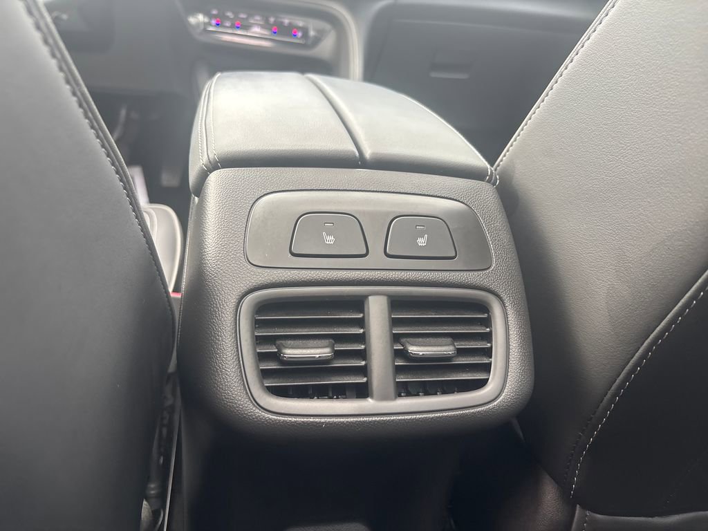 Used 2022 Buick Envision Avenir w/ Technology Package II AWD/4WD image 33
