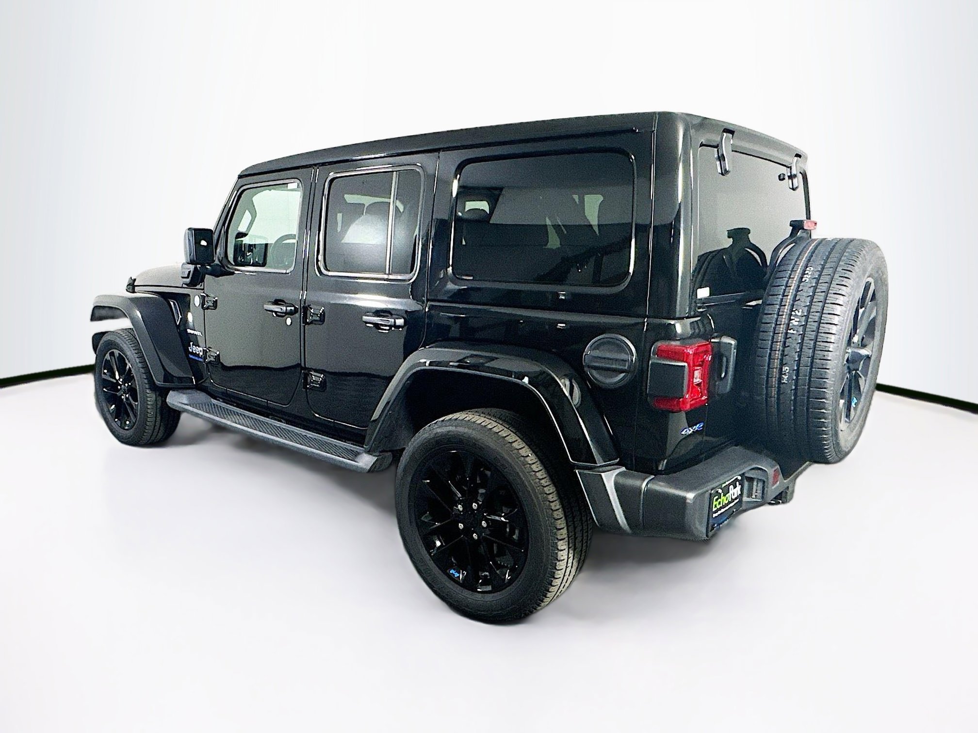 Used 2023 Jeep Wrangler Sahara w/ Cold Weather Group image 5