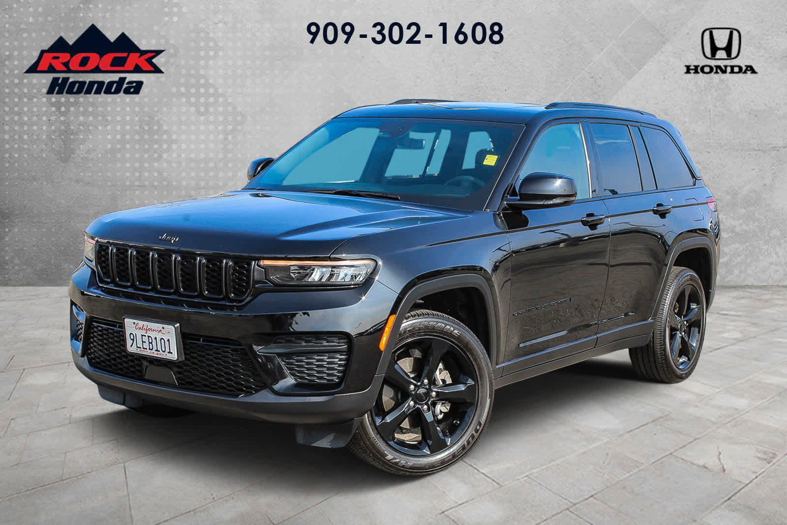 Used 2024 Jeep Grand Cherokee Altitude AWD/4WD image 1