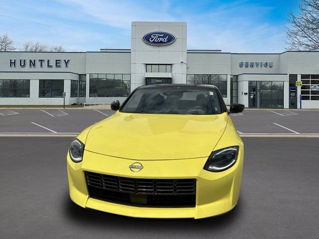 Used 2024 Nissan Z Performance w/ Floor Mat Package RWD image 3