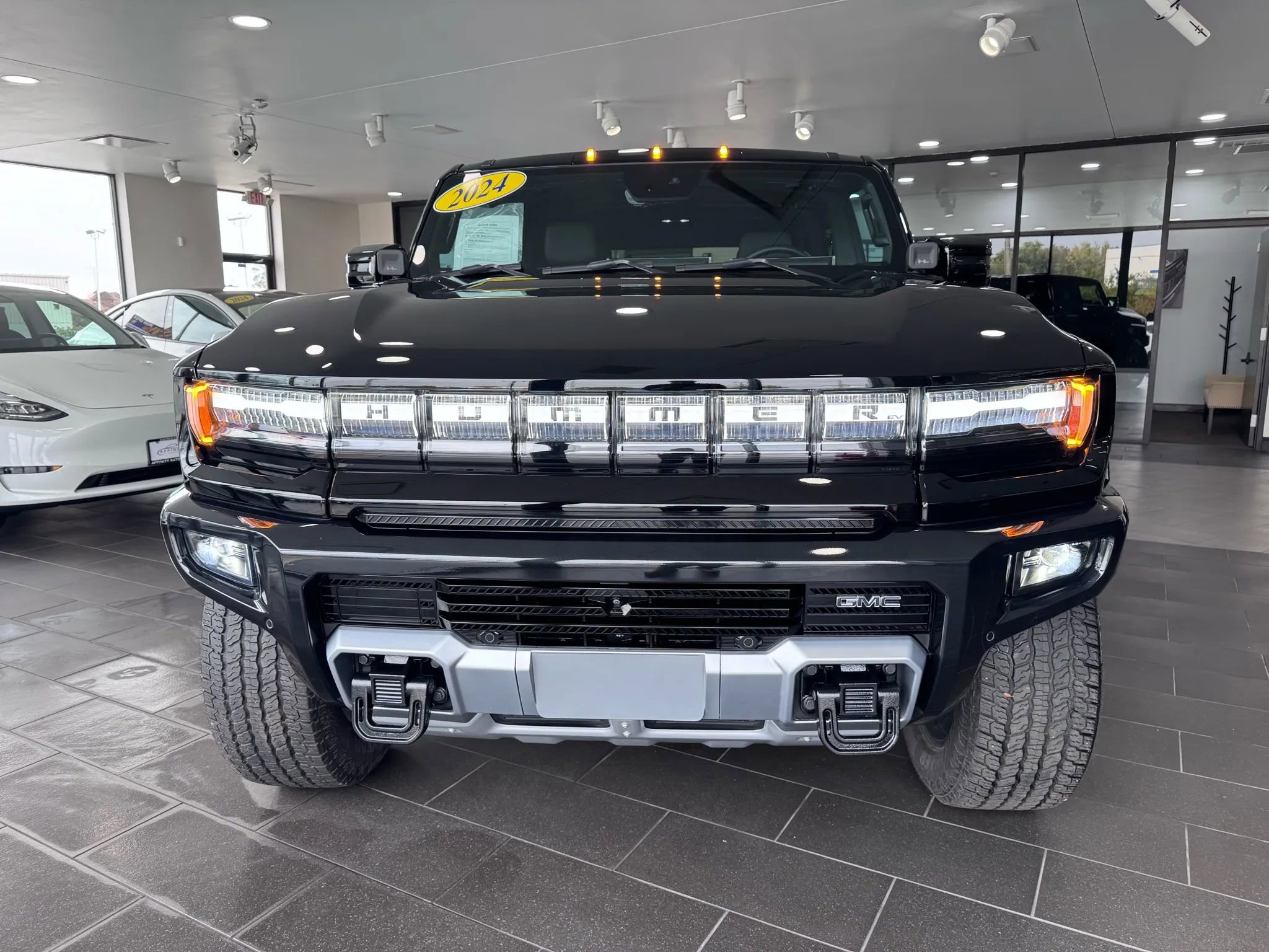 Used 2024 GMC Hummer EV 2X w/ LPO, Illumination Package image 8