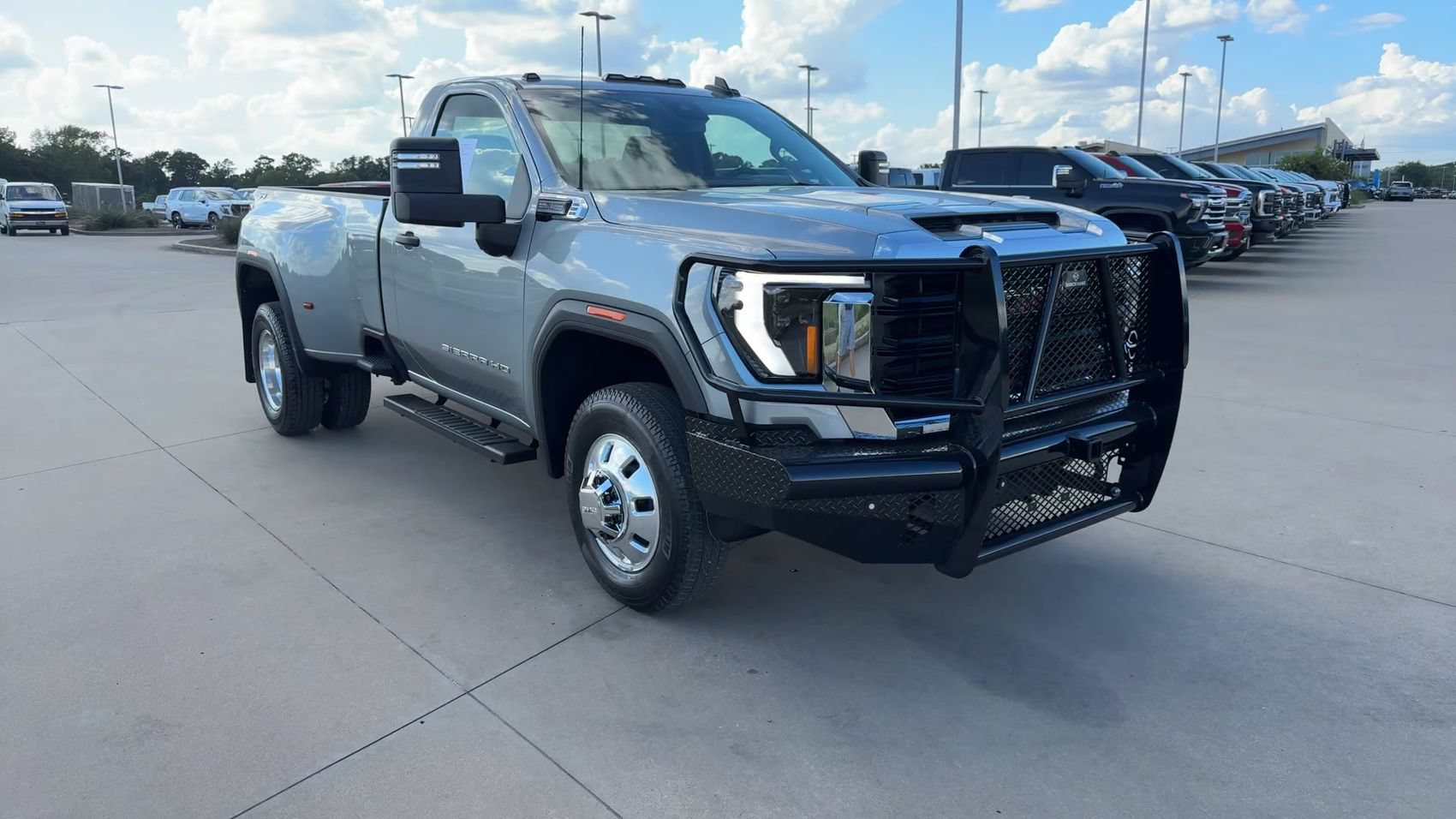 Used 2026 GMC Sierra 3500 Pro w/ 1SA Pro Safety Plus Package AWD/4WD image 3
