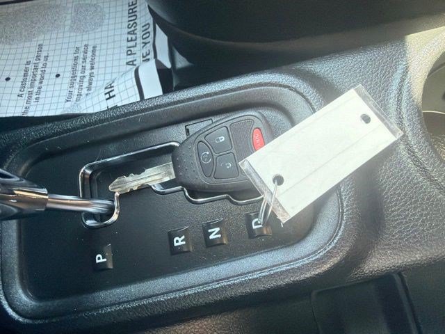 Used 2016 Jeep Wrangler Unlimited Sahara AWD/4WD image 27