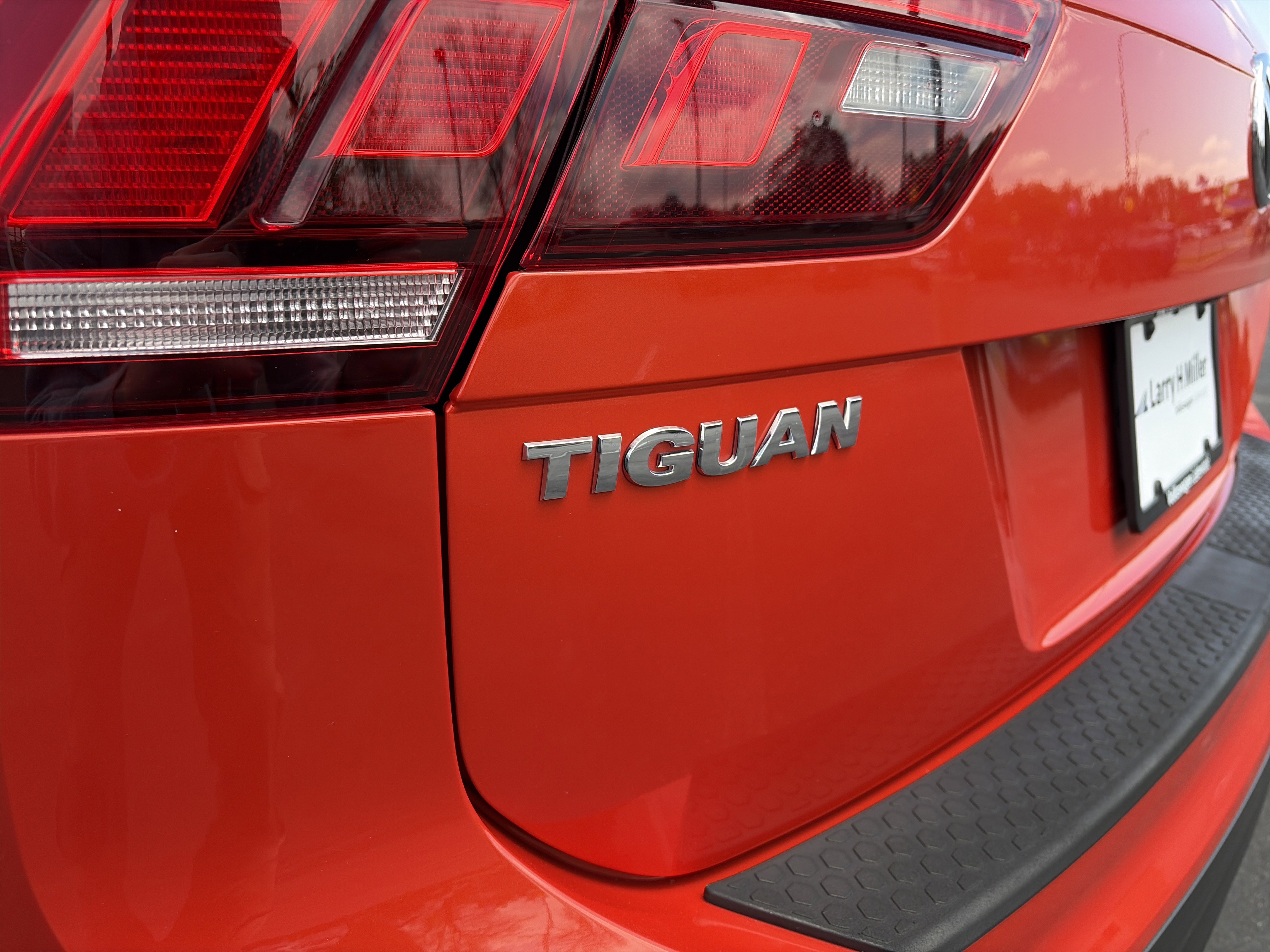 Used 2018 Volkswagen Tiguan S AWD/4WD image 28