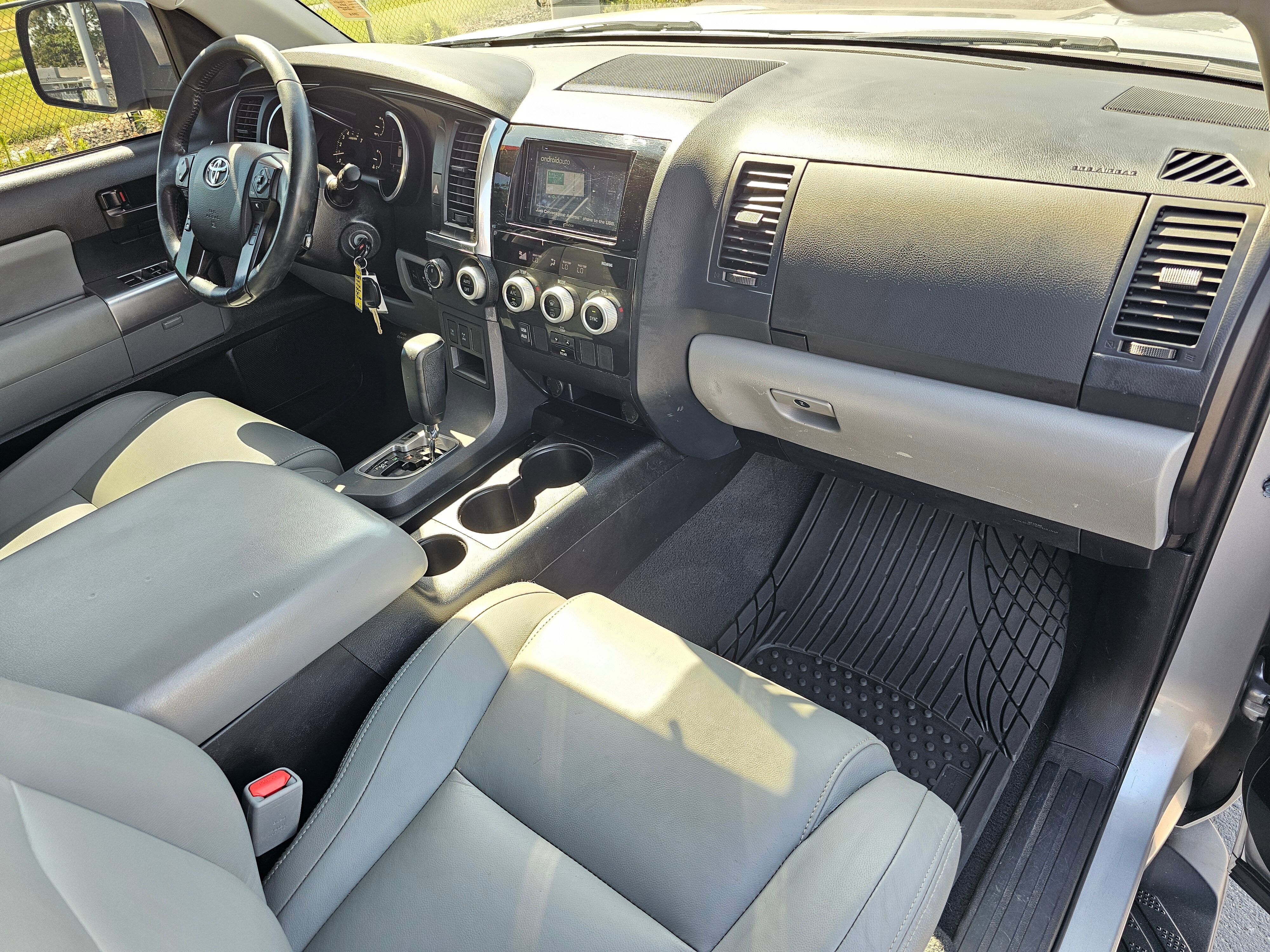 Used 2019 Toyota Sequoia SR5 AWD/4WD image 43