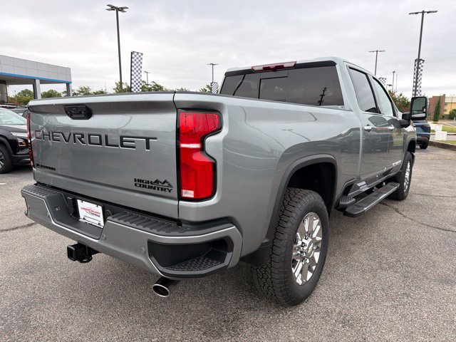 New 2026 Chevrolet Silverado 2500 High Country w/ LPO, Dark Essentials Package AWD/4WD image 3