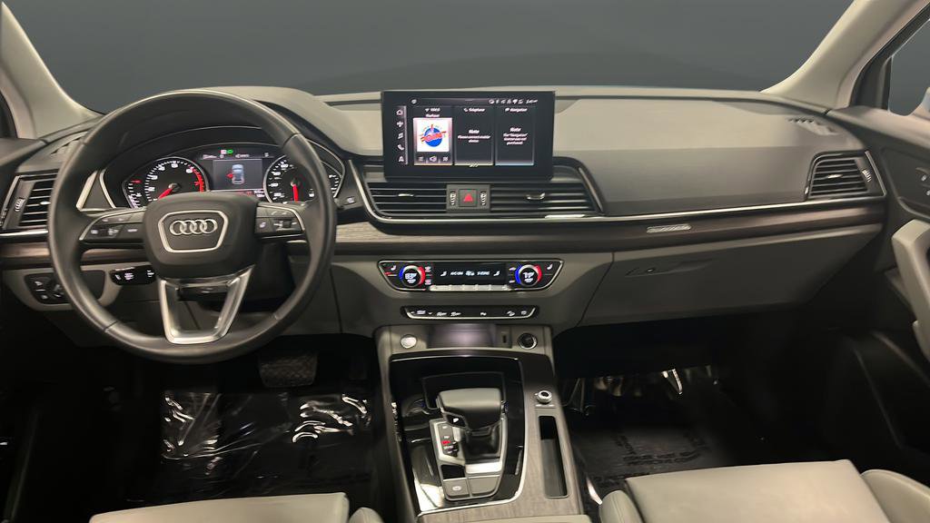 Used 2024 Audi Q5 2.0T Premium w/ Convenience Package image 12