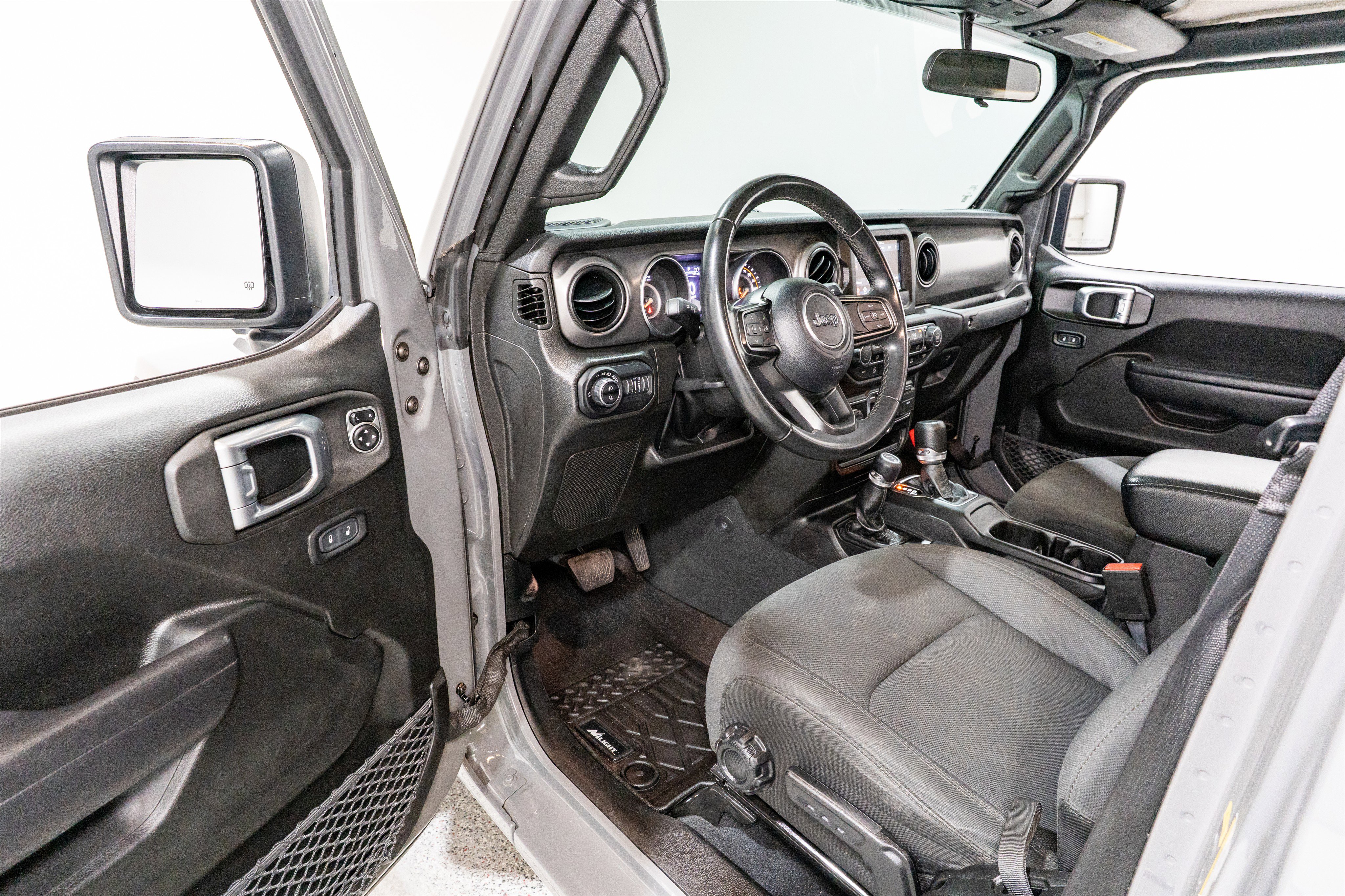 Used 2022 Jeep Gladiator Sport AWD/4WD image 13