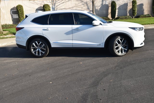 Used 2024 Acura MDX SH-AWD w/ Technology Package image 3
