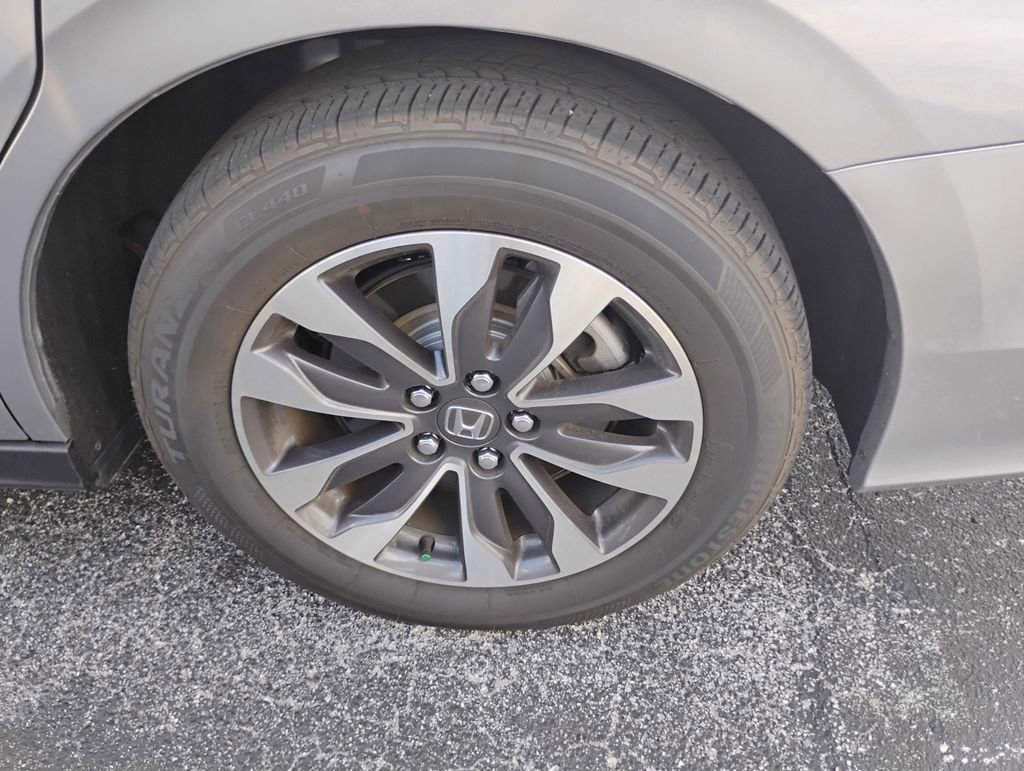 Certified 2024 Honda Odyssey EX-L image 9