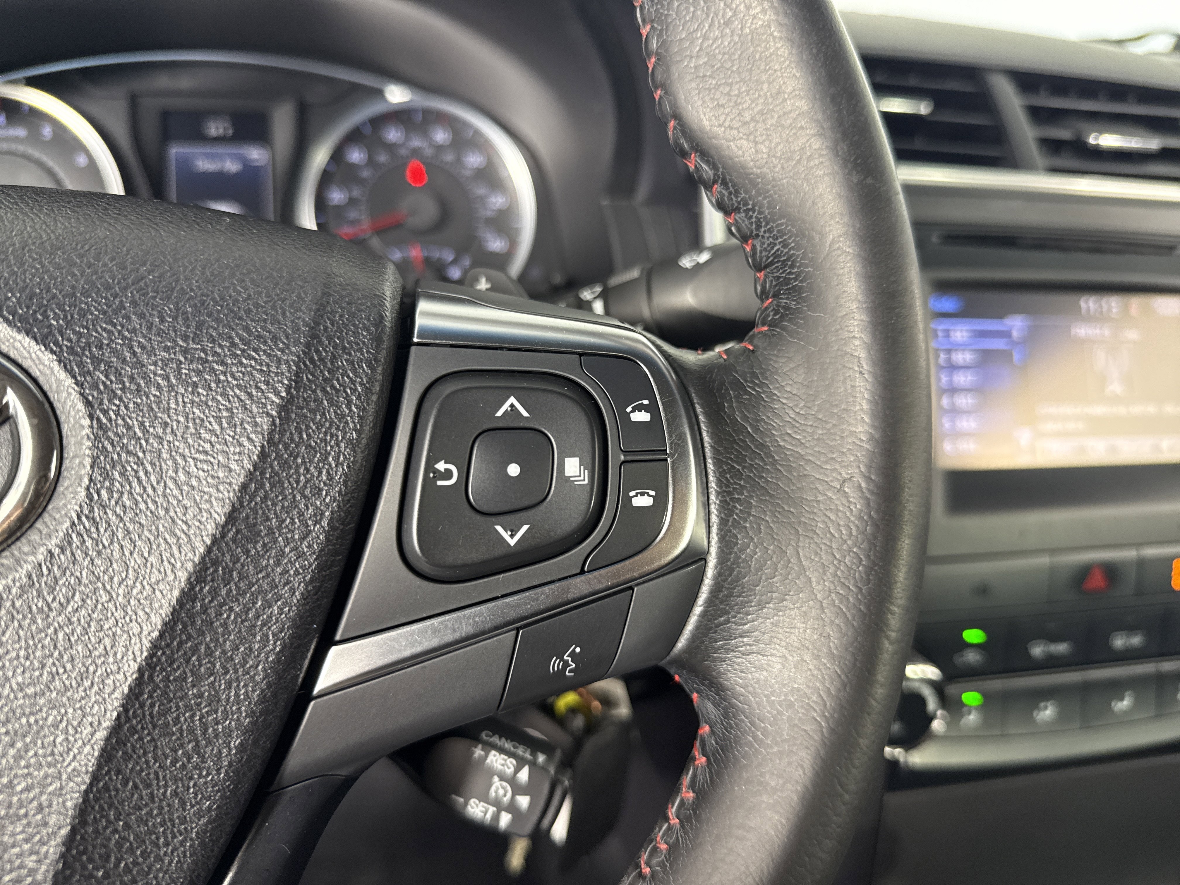 Used 2015 Toyota Camry SE image 26