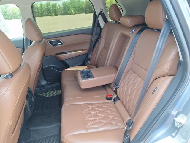 Certified 2024 Nissan Rogue Platinum AWD/4WD image 15