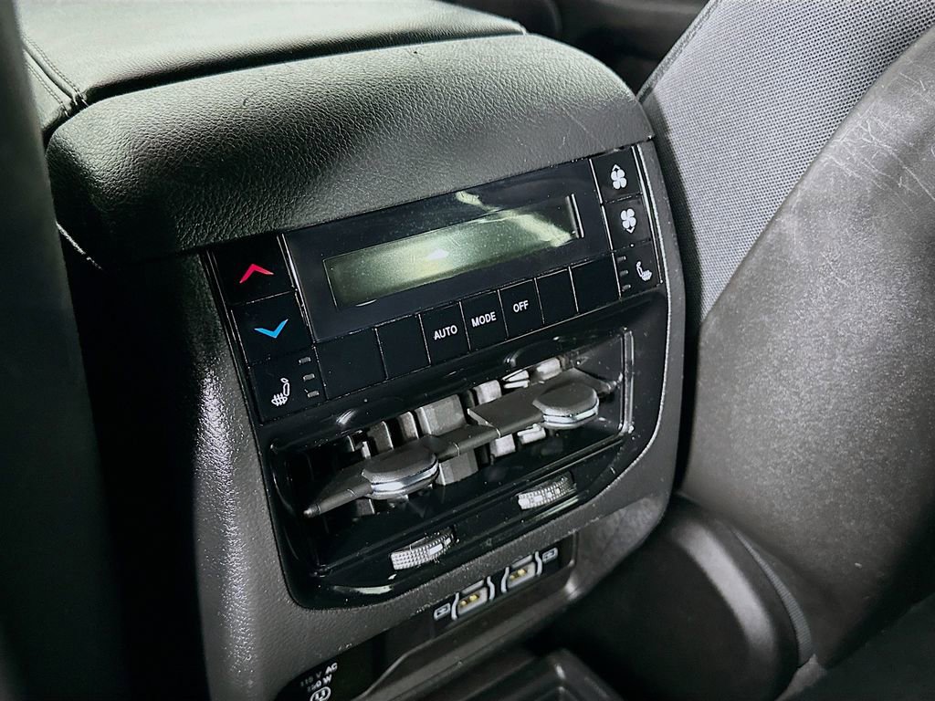 Certified 2024 Jeep Grand Cherokee L Limited w/ Luxury Tech Group II image 38