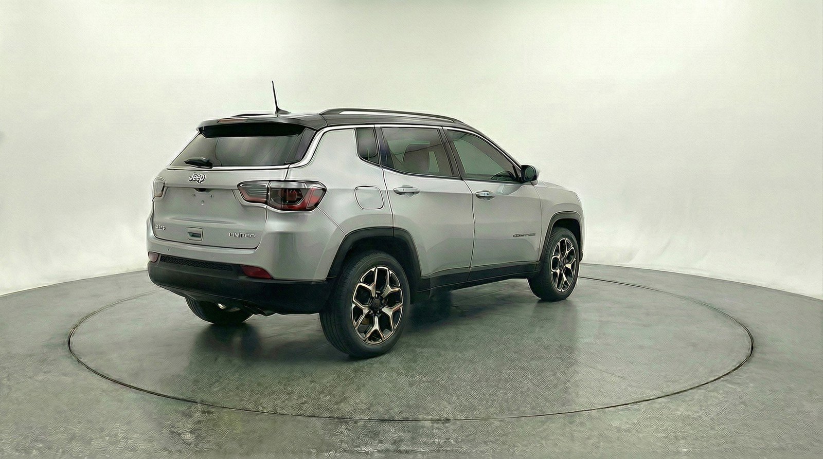 Used 2025 Jeep Compass Limited AWD/4WD image 9