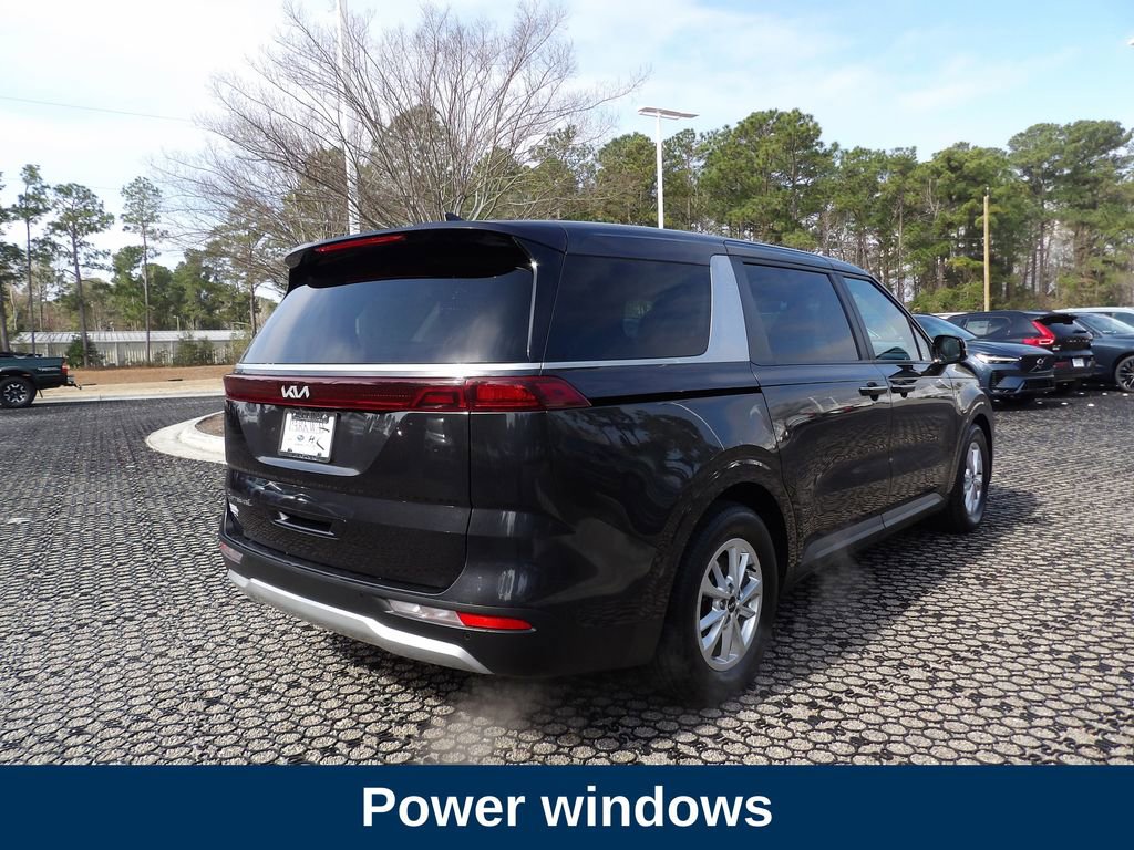 Used 2022 Kia Carnival LX FWD image 6