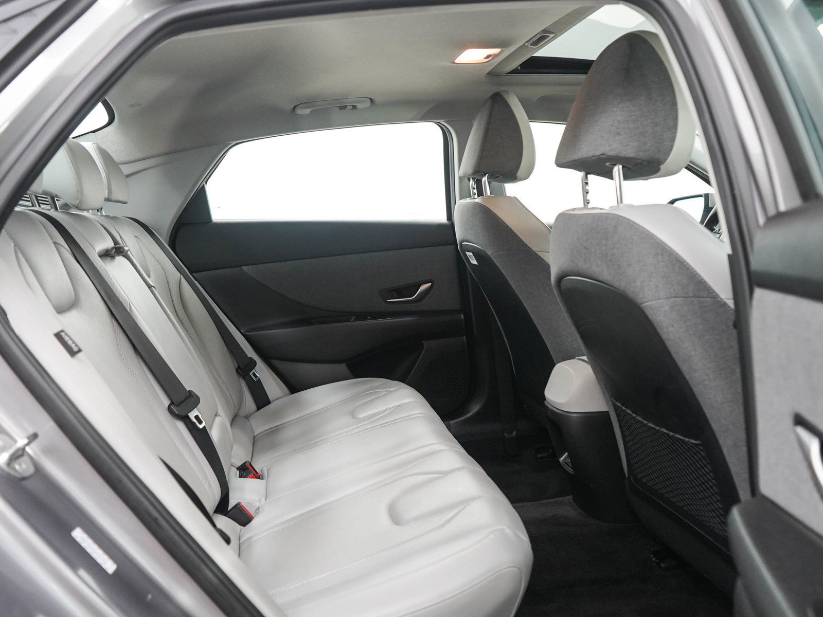 Used 2024 Hyundai Elantra Limited FWD image 12